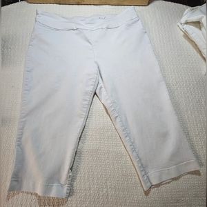 Stretch Capris size 16 White